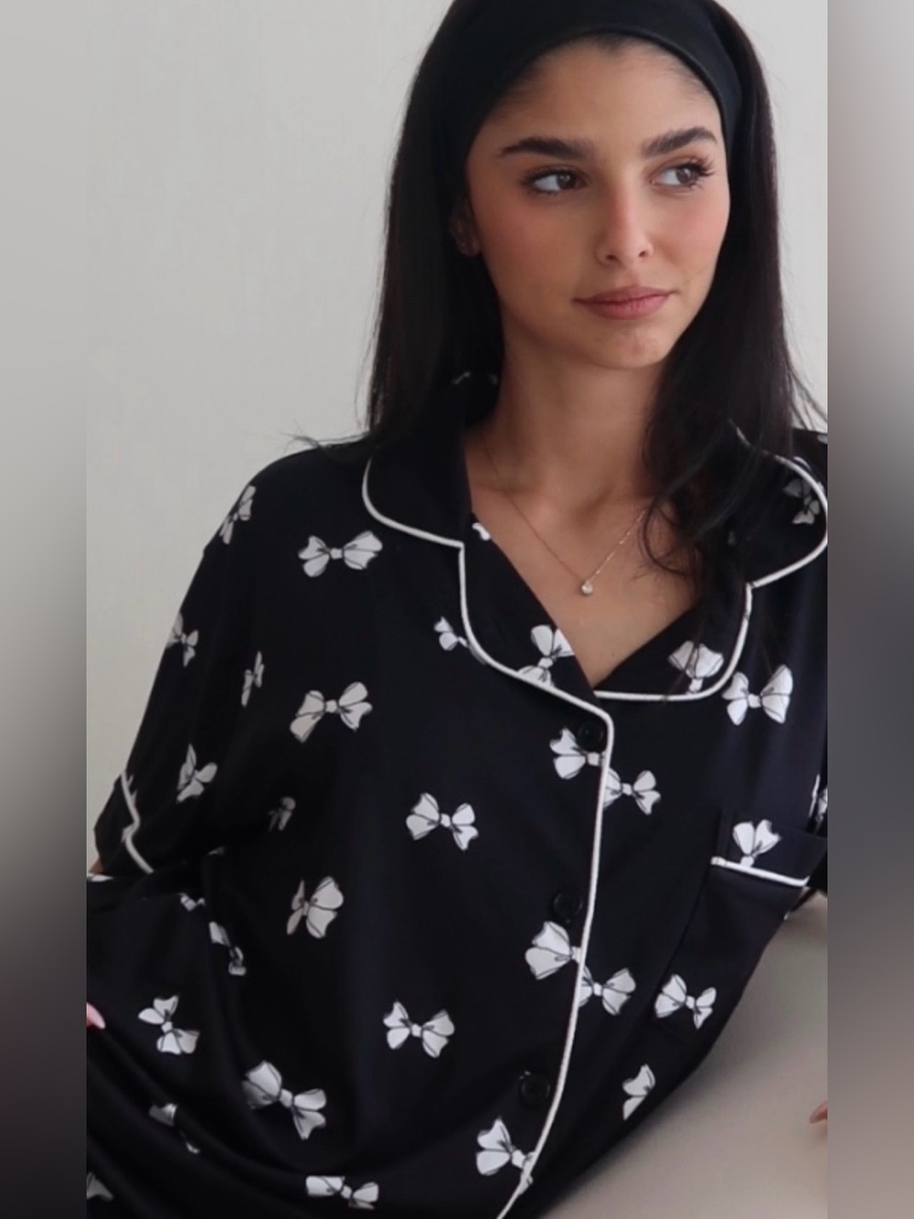 Kate Spadeโข Black & White Bow Print Long Sleeve Pajama Top S